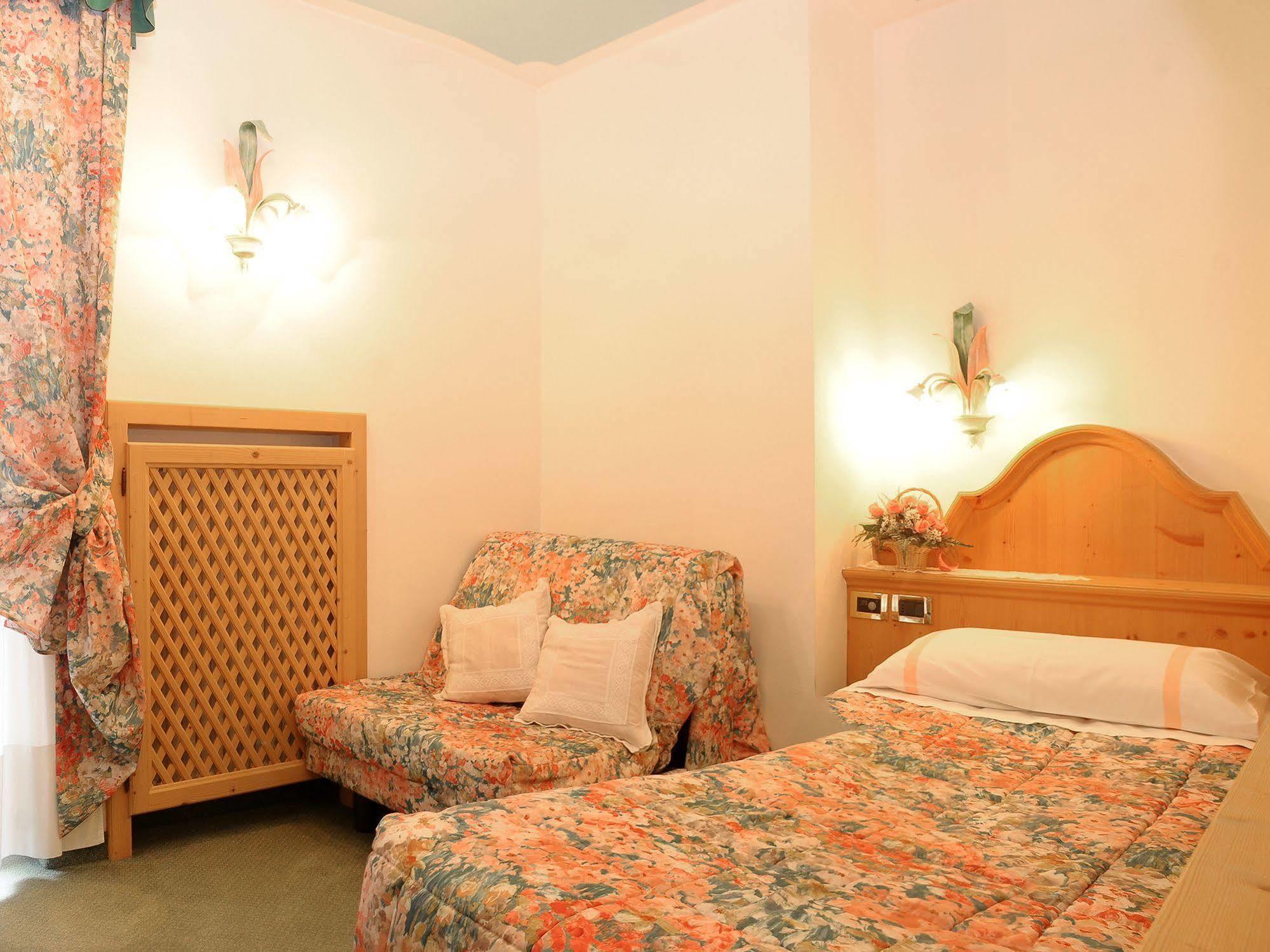 Hotel Barance Аллеге Экстерьер фото